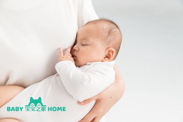 摄图网_500962233_母婴妈妈抱着宝宝睡觉（企业商用） - 副本.jpg
