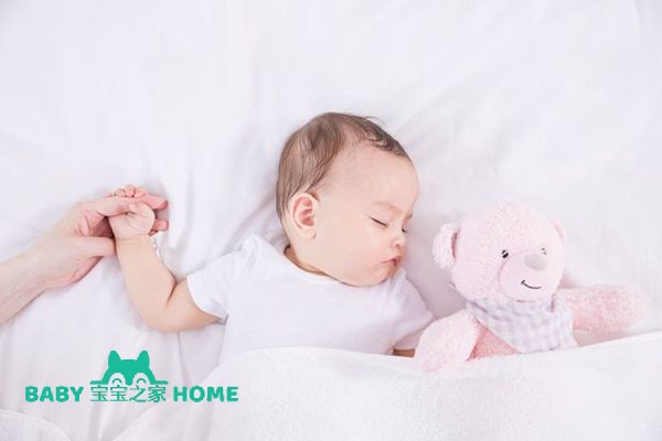 摄图网_501346774_母婴睡眠陪伴（企业商用）.jpg